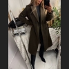 Elegancki płaszcz damski w kolorze mlecznej czekolady w jodełkę